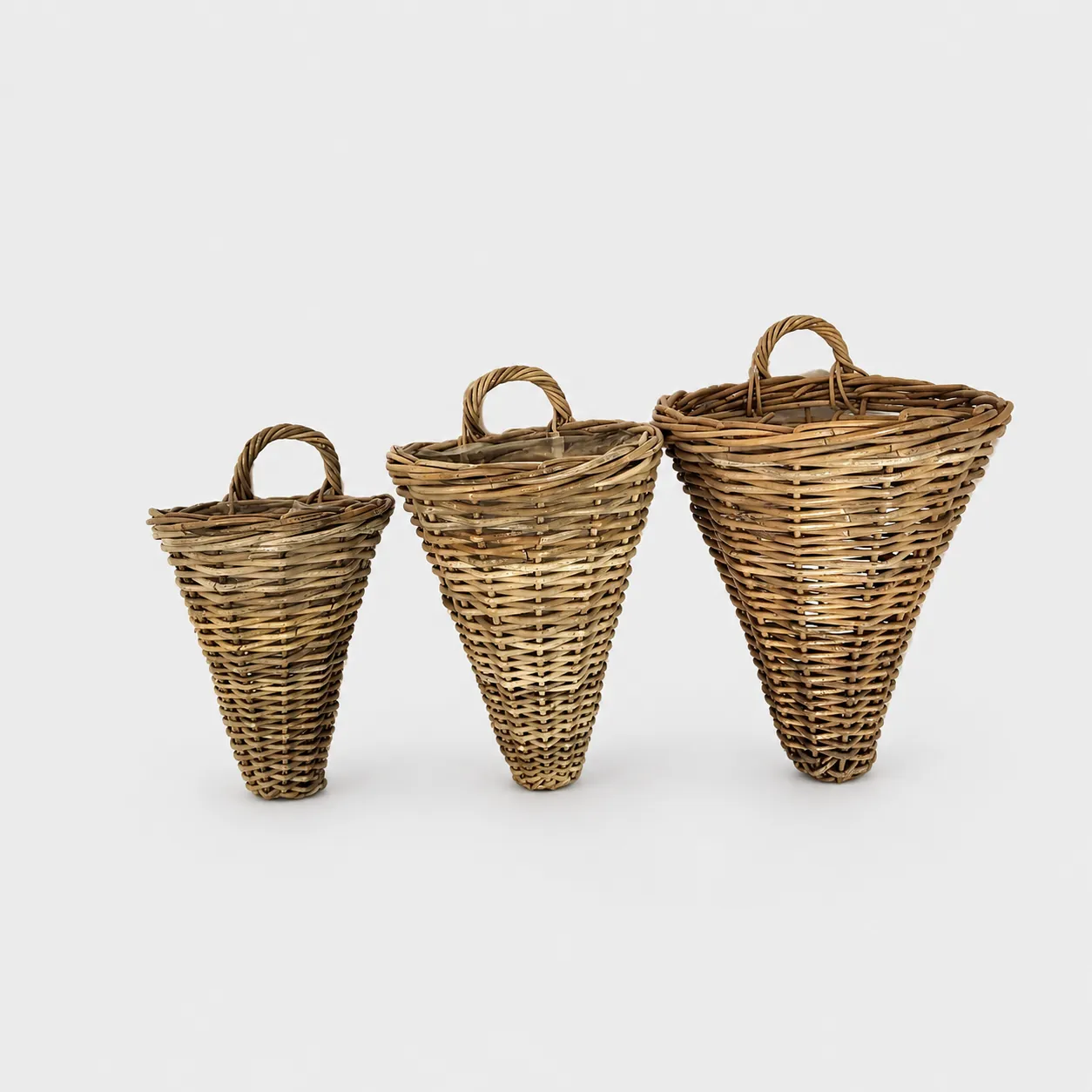 Set of three cone-shaped baskets