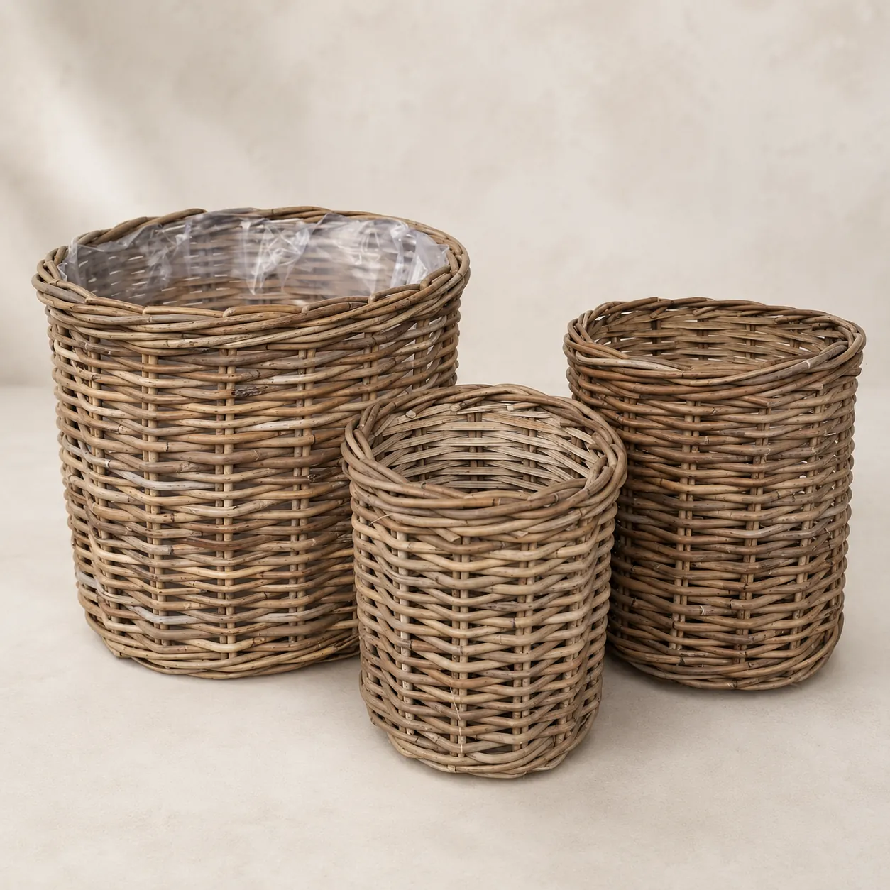 Round planter set of three